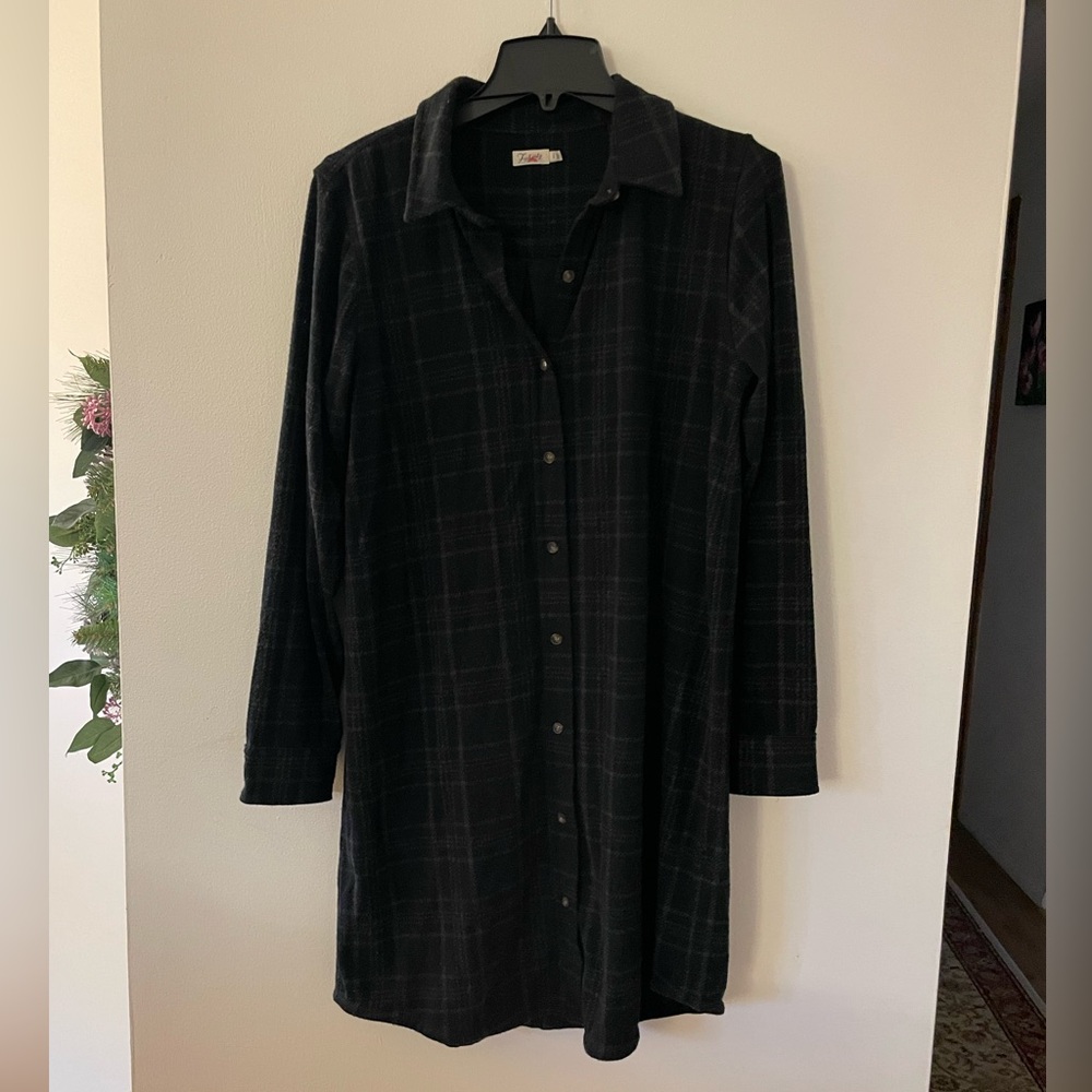 Faherty Legend sweater dress, black plaid, size large, button down